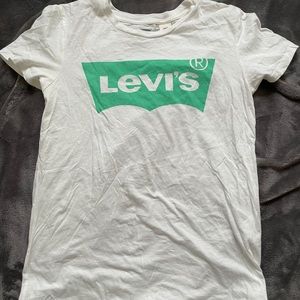 Everyday Levi’s tee